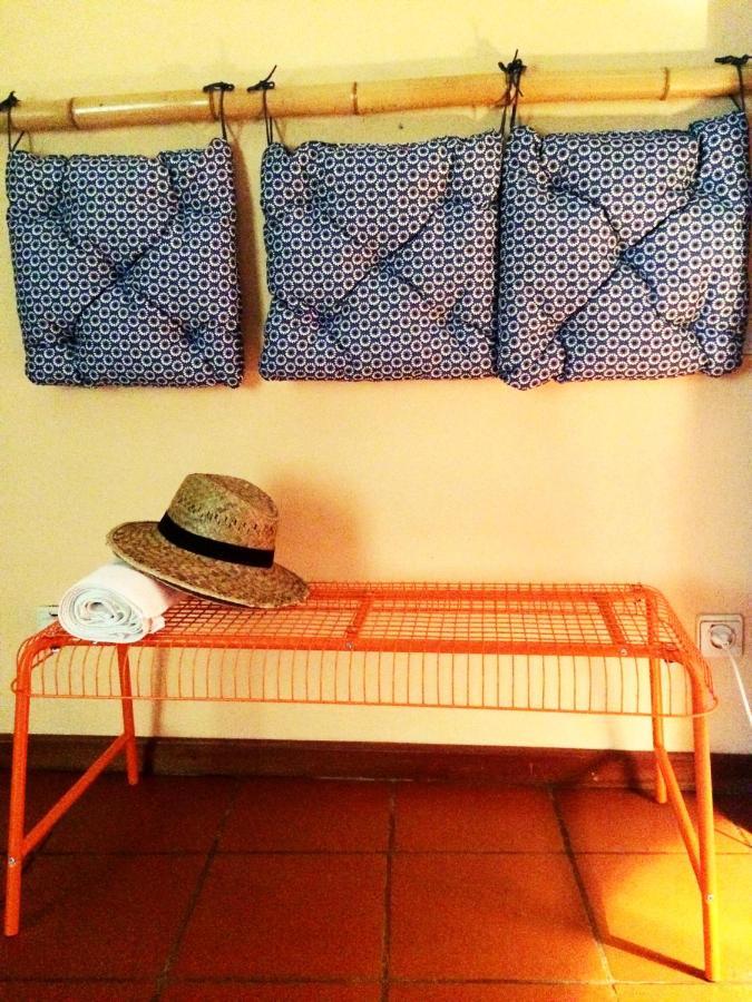 Out Of Town Hostel Castelo de Paiva Bagian luar foto