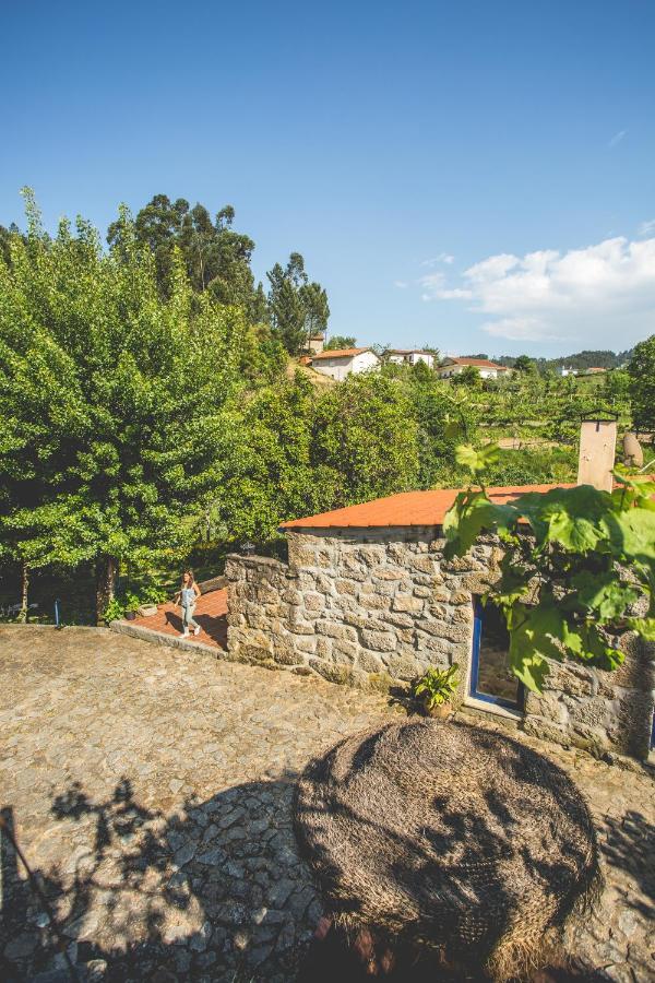 Out Of Town Hostel Castelo de Paiva Bagian luar foto
