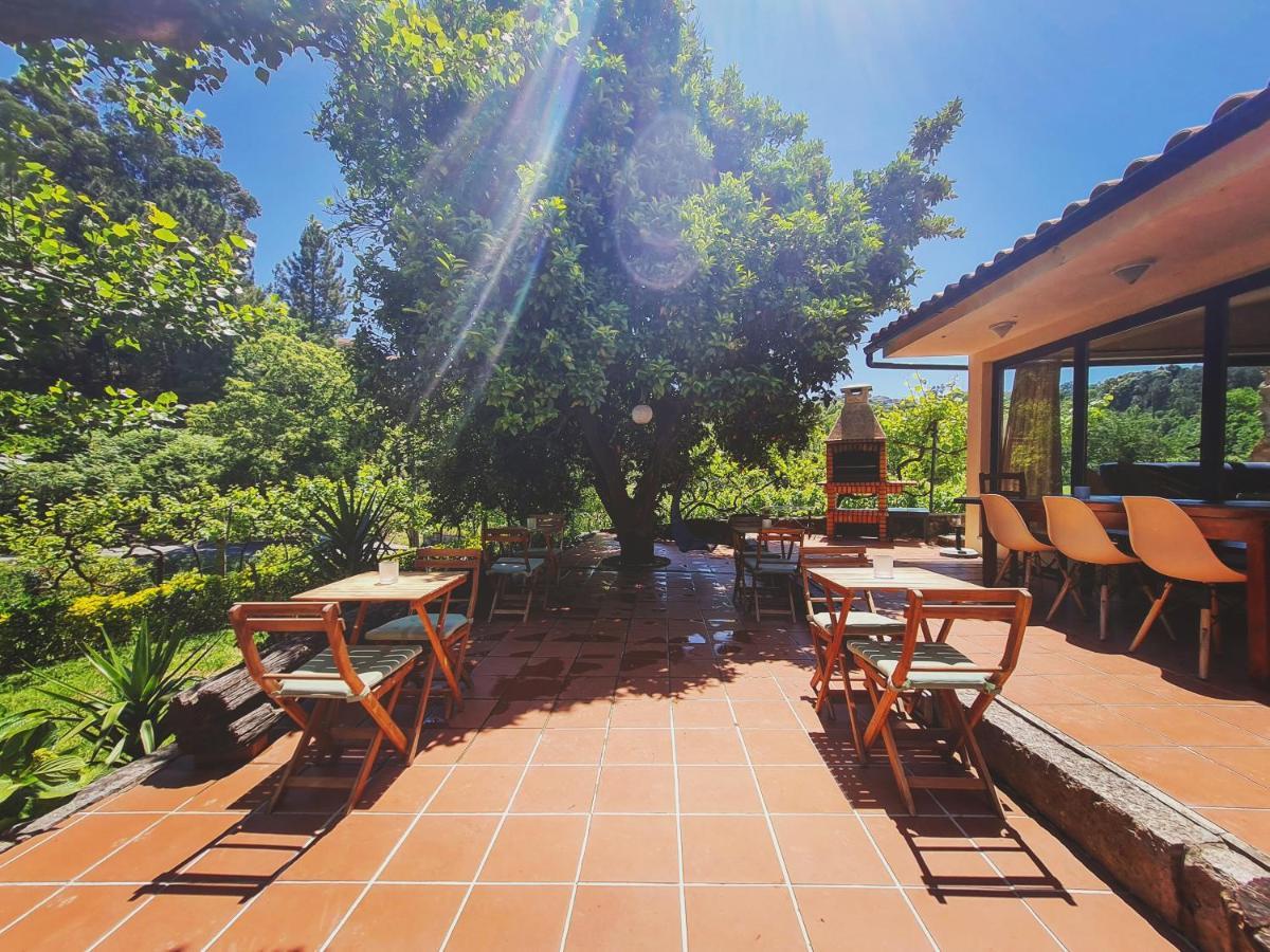 Out Of Town Hostel Castelo de Paiva Bagian luar foto